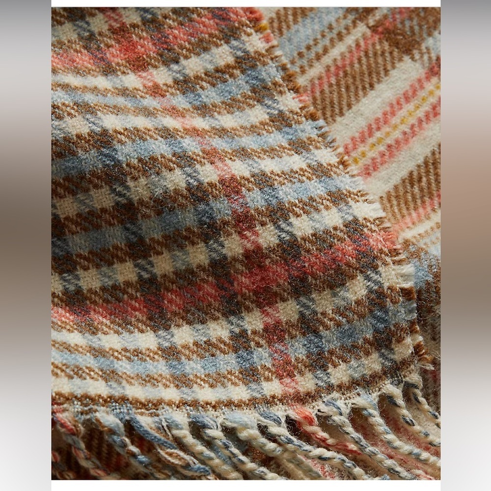 Hudson's Bay Plaid Throw Blanket - Cream and Brown - Picture 6 of 7